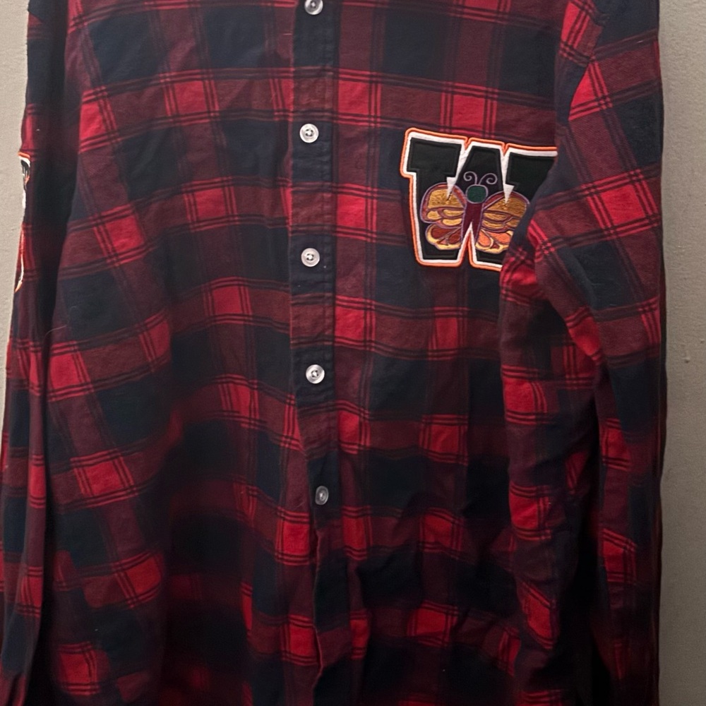Stylish Red and Black Plaid Men's Shirt very adorable patches on the shirt 031